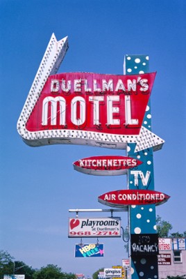 Duellman's Motel Sign in Westmont, Illinois